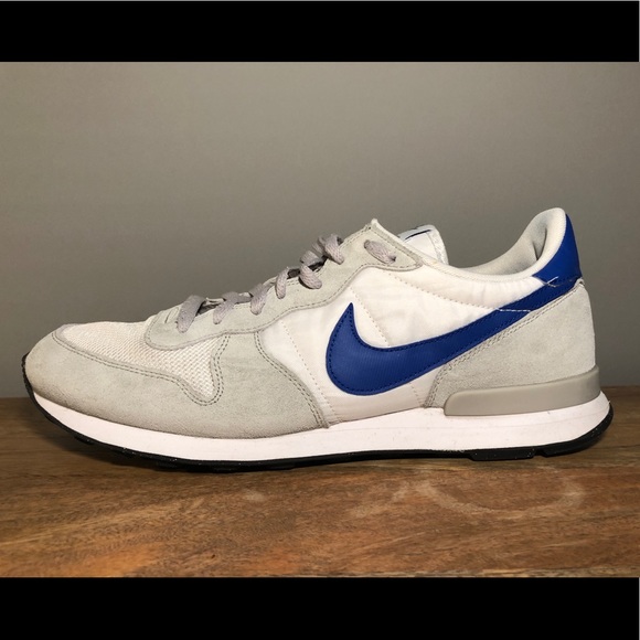 nike internationalist white blue